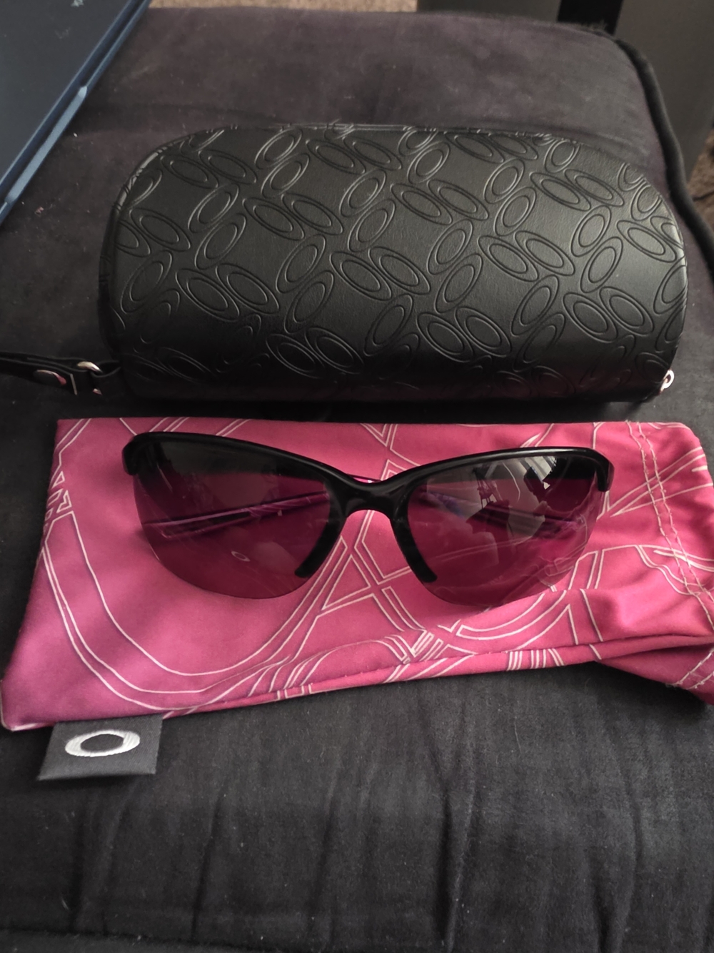 Oakley Unstoppable Breast Cancer Awareness Edition Sunglasses